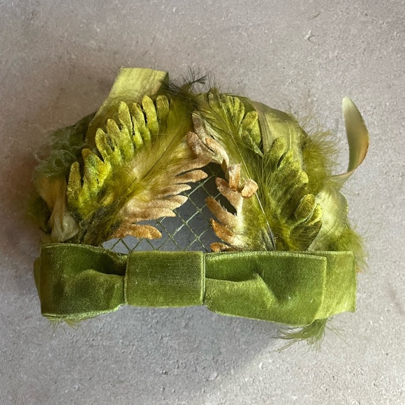 1940s Feather‎ Velvet Baby Helmet Hat - Picture 7 of 7